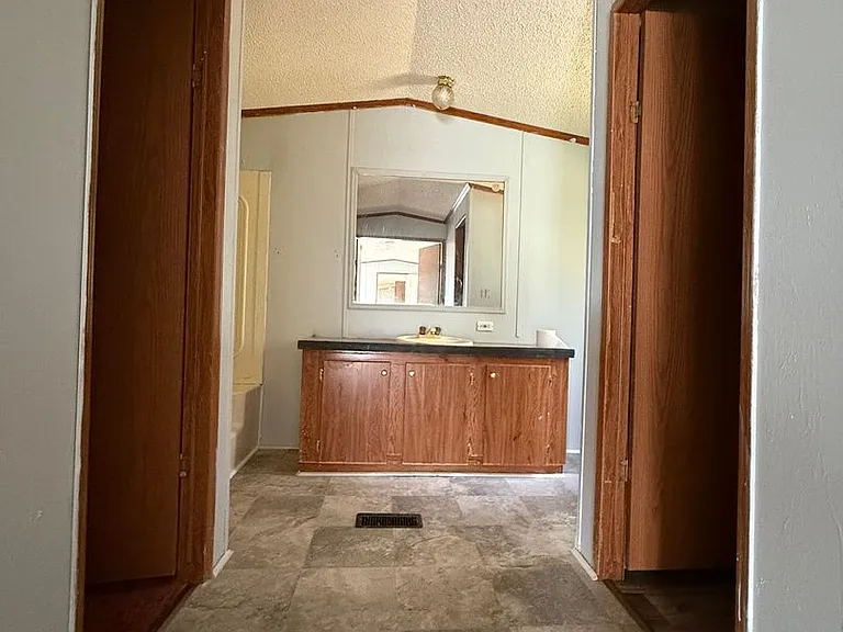 75 Mineral Ct #11 — Photo 4