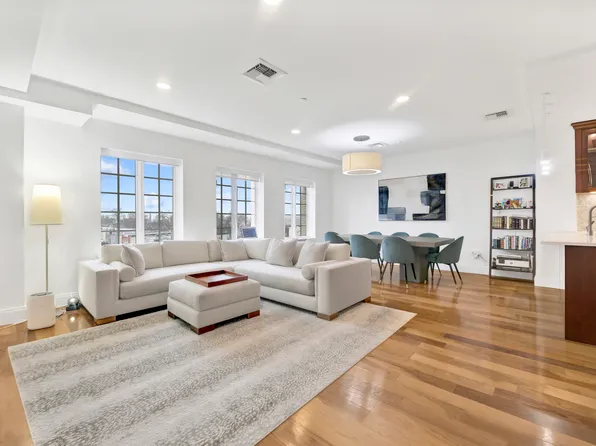 447 Avenue P image 8 of 19