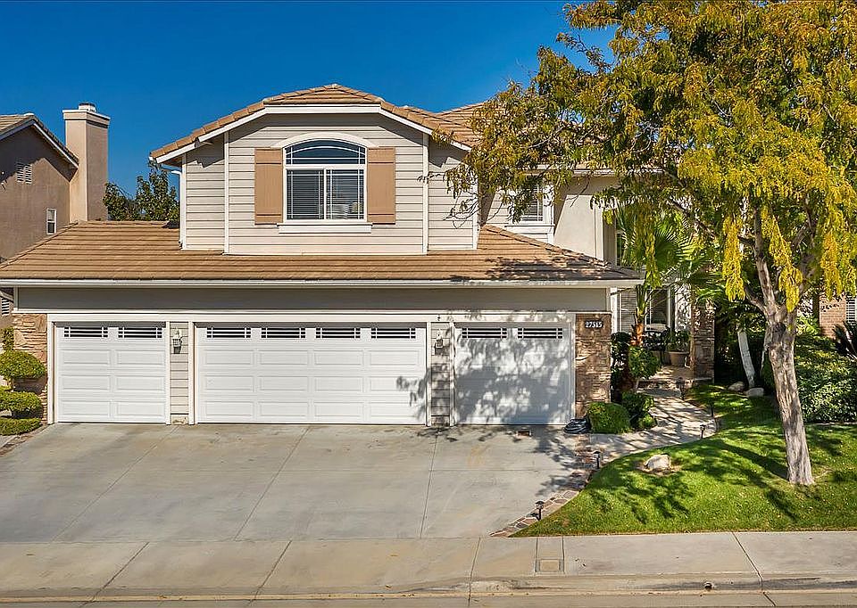1st image of 27515 Cunningham Dr