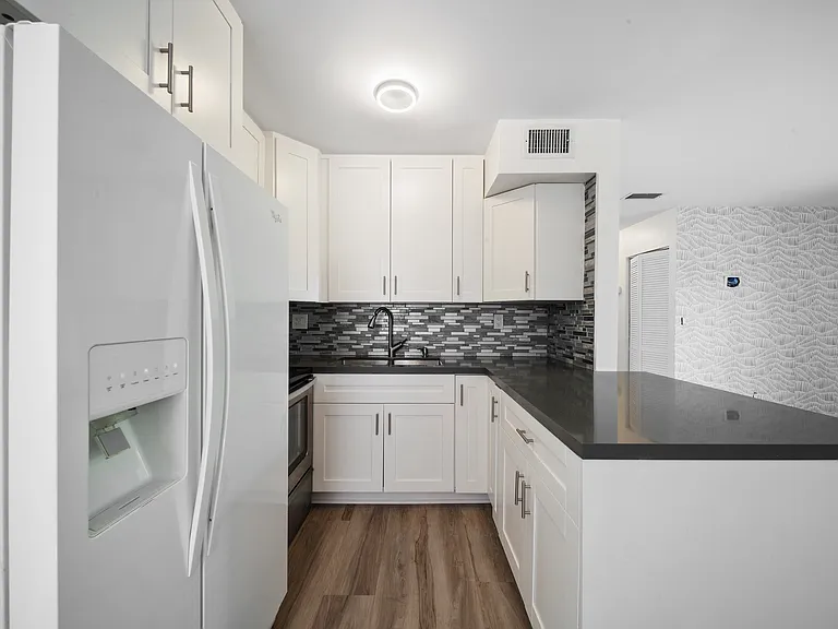 485 NW 210th St #206 — Photo 8
