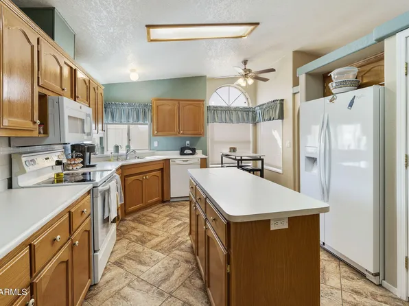 3700 S TOMAHAWK Road #23, Apache Junction, AZ 85119