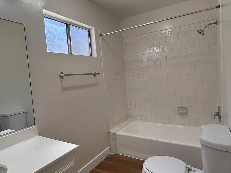 1920 Curtis Ave — Photo 11