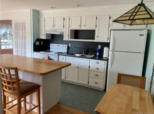 96 Collins Hill Rd, Portland, CT 06480