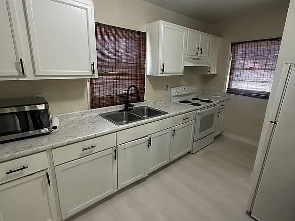 3rd image of 1927 23rd St