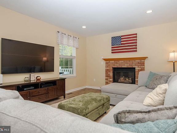 5th image of 5526 Edwin Ct