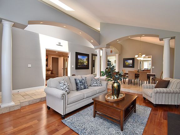 3rd image of 211 Laurelglen Ct