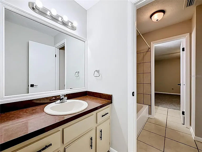 2113 NE 38th Ave — Photo 34