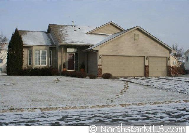 Home for Sale in Lakeville, MN $279,000
