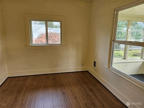 4th image of 2505 N Pearl Street