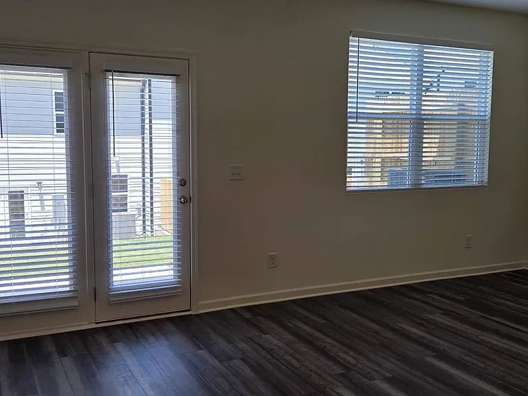303 Winton Way — Photo 4