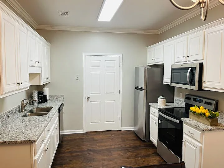 615 Allen St — Photo 19