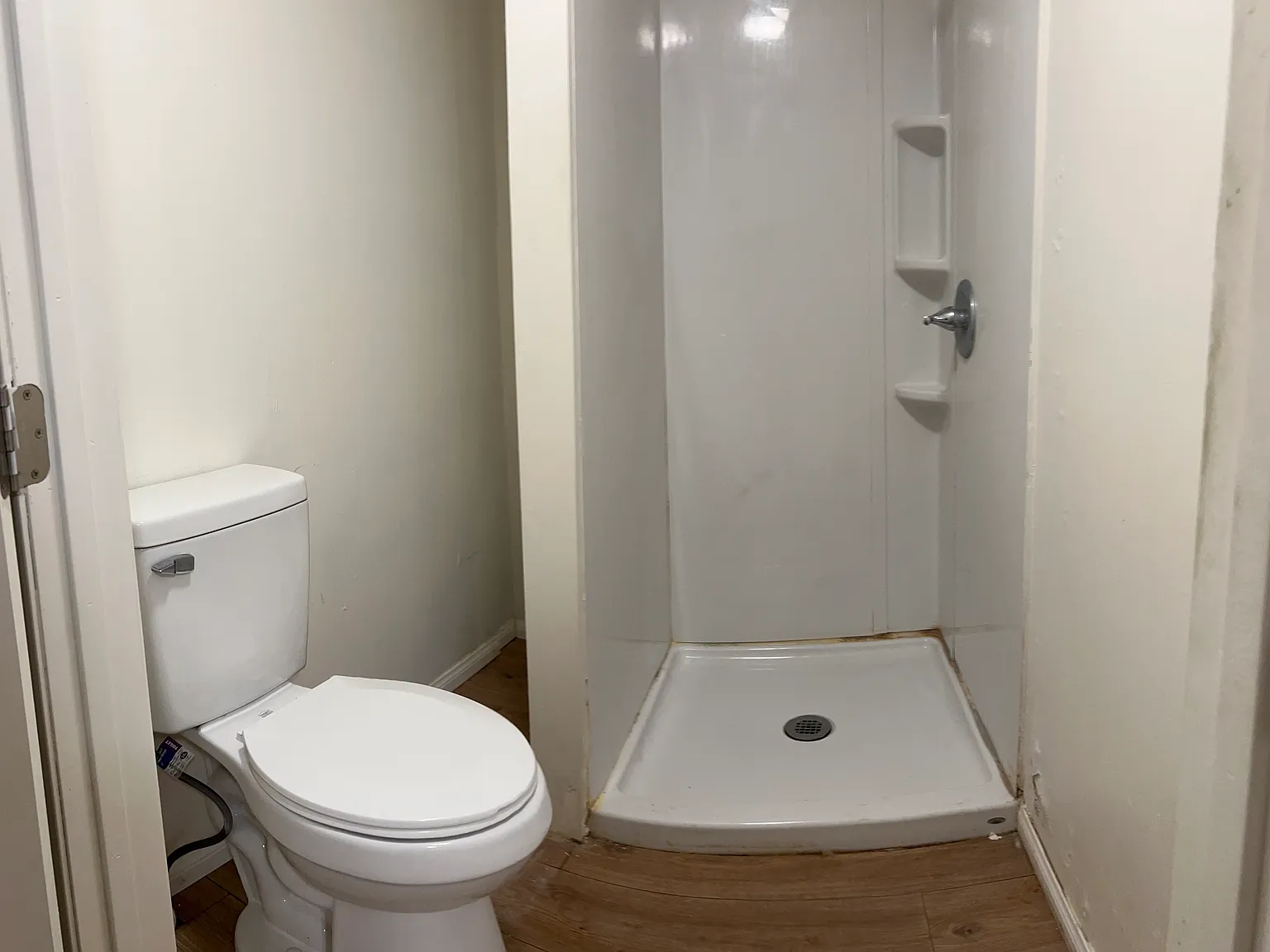 Studio, $850 — Photo 3