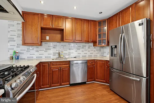 2319 E Somerset St Photo 1