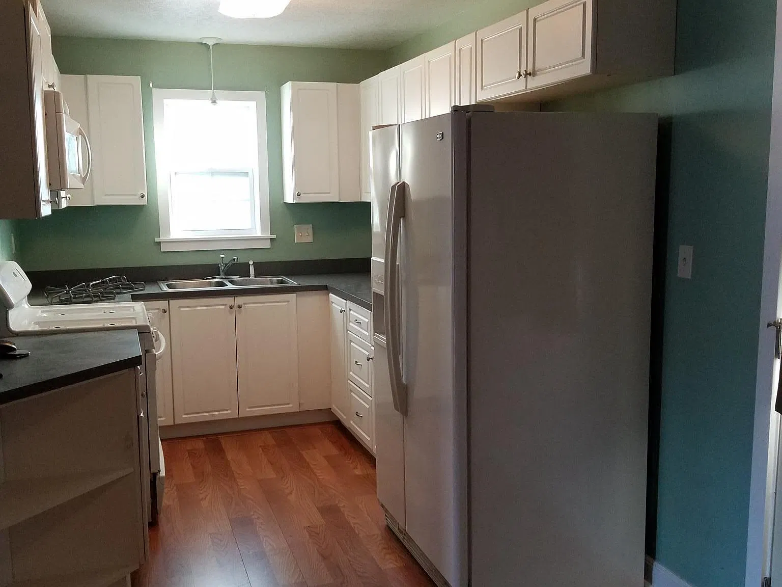 1 bed, 750 sqft, $1,100 — Photo 4