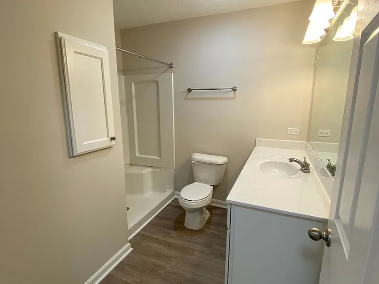Meridian Park Apartments — Photo 334