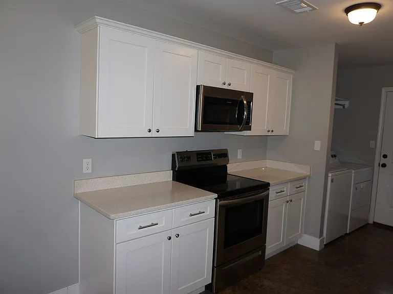 410 W Matthews Ave — Photo 17