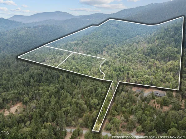 9433 W Evans Creek Rd, Rogue River, OR 97537