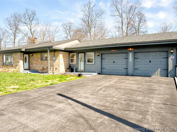 800 N Blue River Road, Pekin, IN 47165