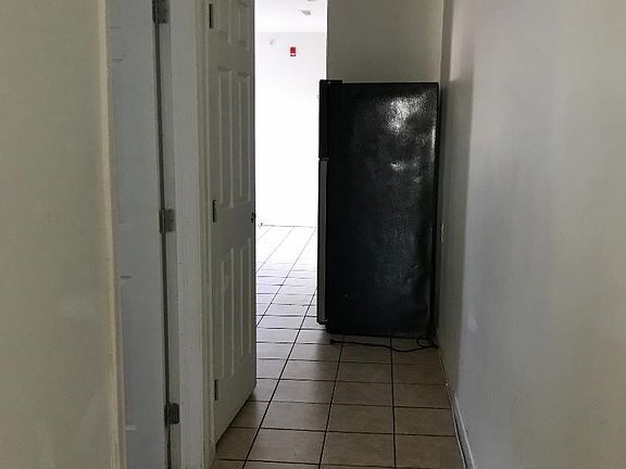 2nd image of 908 Snyder Ave #3F