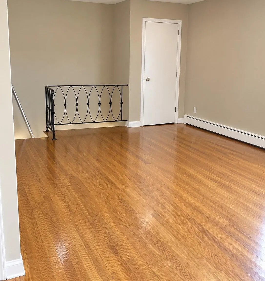 3 bed, 1.0 bath, 1118 sqft, $3,200 — Photo 4