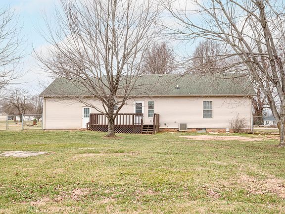 5th image of 10 Nelson Dr