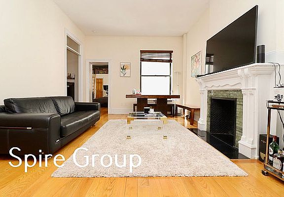 2nd image of 42 W 76th St APT 2B