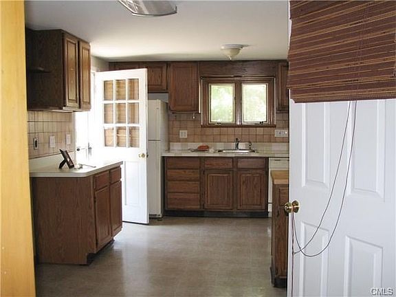 Kitchen Floor has recently been updated