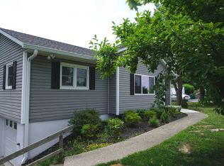 31 Carroll Dr, Wappingers Falls, NY 12590
