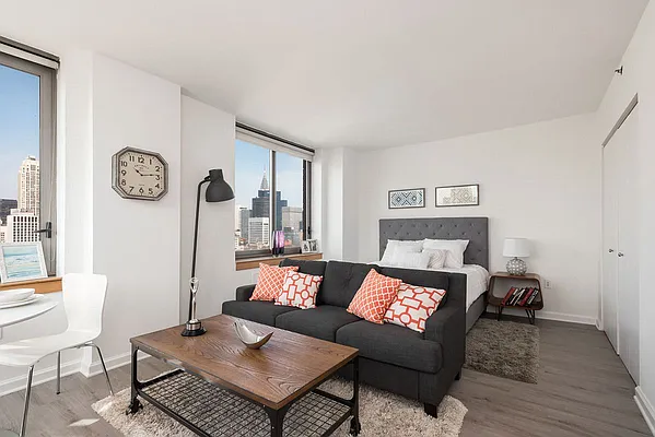 Rented by Compass | media 48