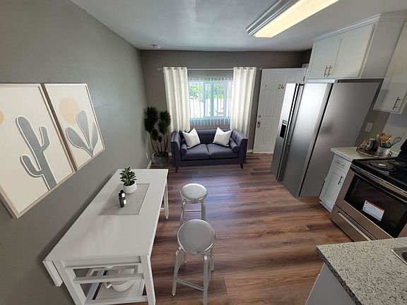 4th image of 302 W Queen St APT 24