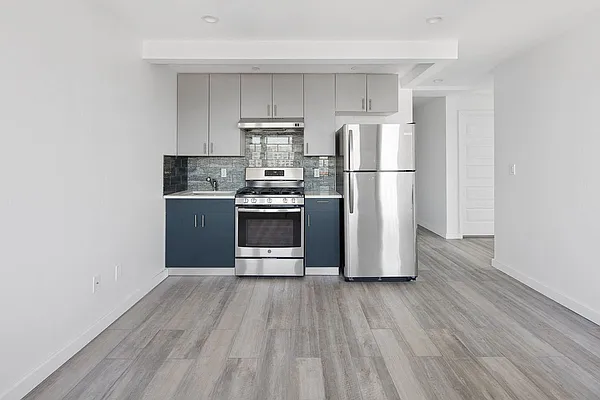 Rented by Bravado Real Estate LLC | media 15