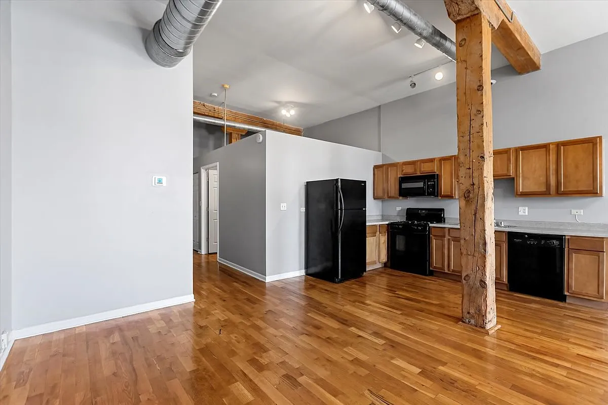 1 bed, 1.0 bath, 837 sqft, $2,195 — Photo 3
