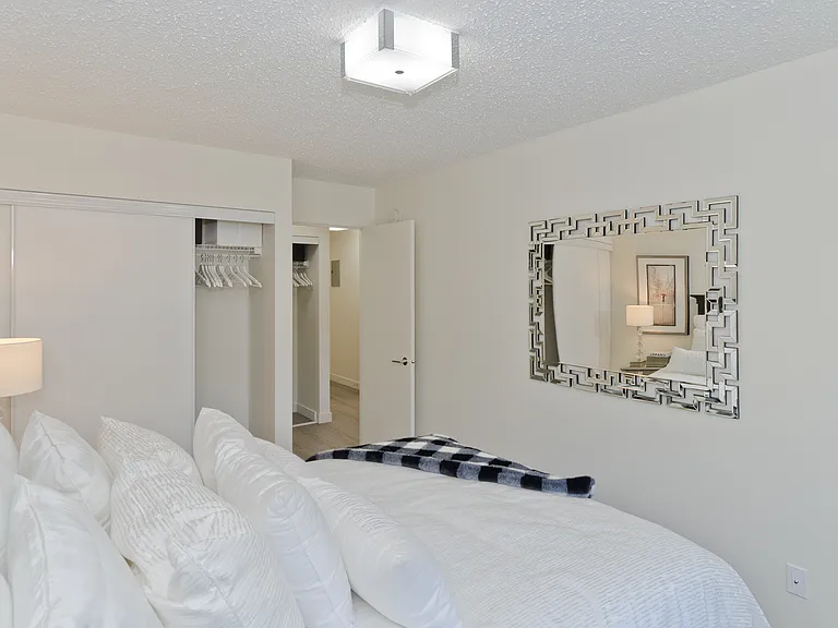 5325 26th Ave SW — Photo 11
