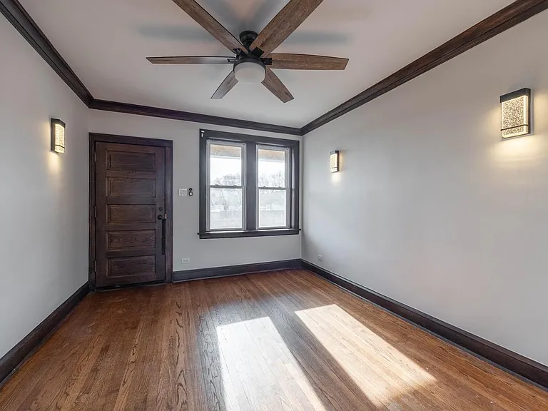 2626 W Devon Ave #3 — Photo 4