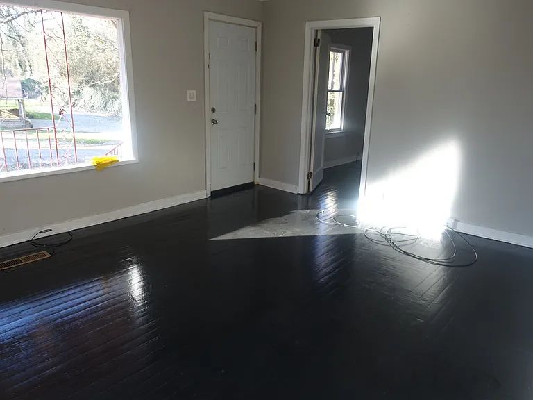 716 Robin Rd — Photo 4