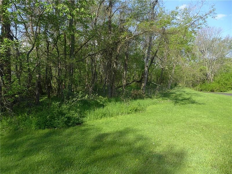 2nd image of Gill Hall Road