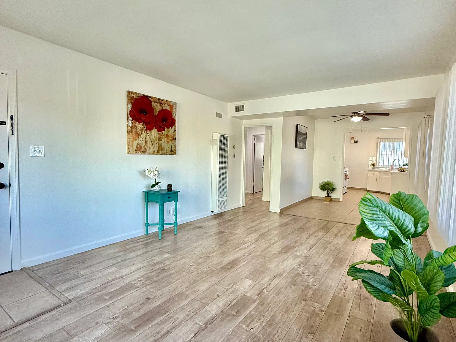 1 bed, 800 sqft, $2,065 — Photo 3