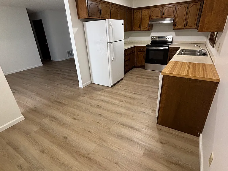 912 Missouri St — Photo 3