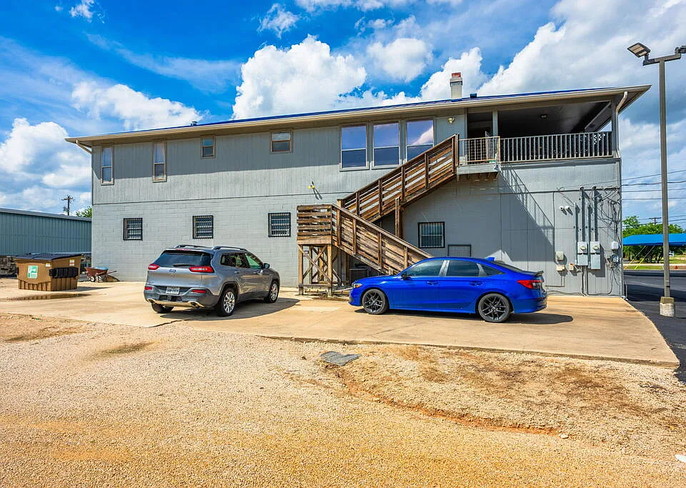 1903 Junction Hwy #A
