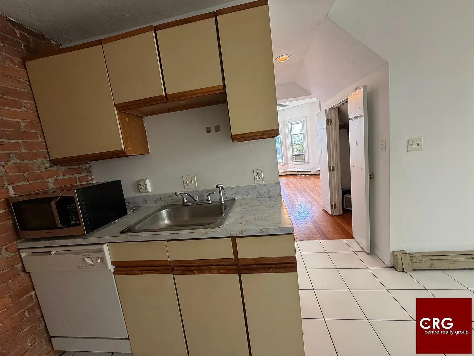 2 bed, 1.0 bath, $2,900 — Photo 2