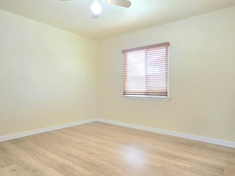 541 Shrode Ave — Photo 9