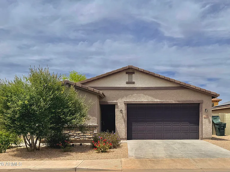 948 E Wiley Way — Photo 2