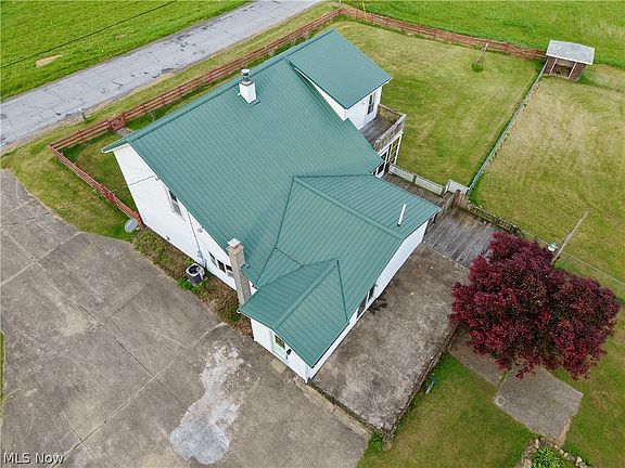 2nd image of 62280 Fairview Rd