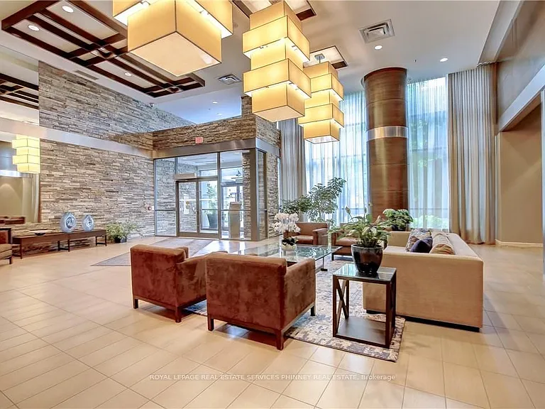 1 Hurontario St #806 — Photo 41