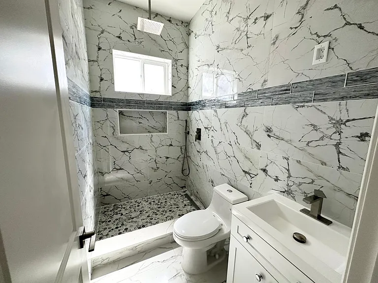 2435 Creekhollow Ln — Photo 5