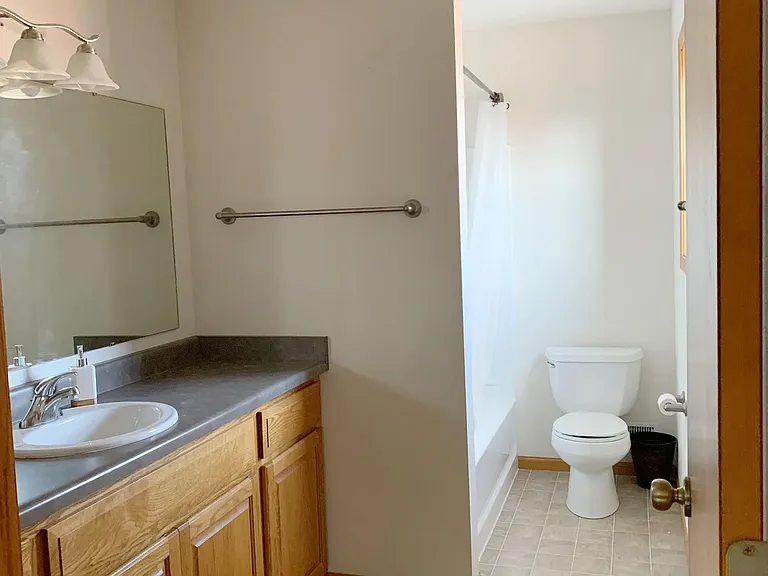1643 Okeeffe Ave — Photo 19