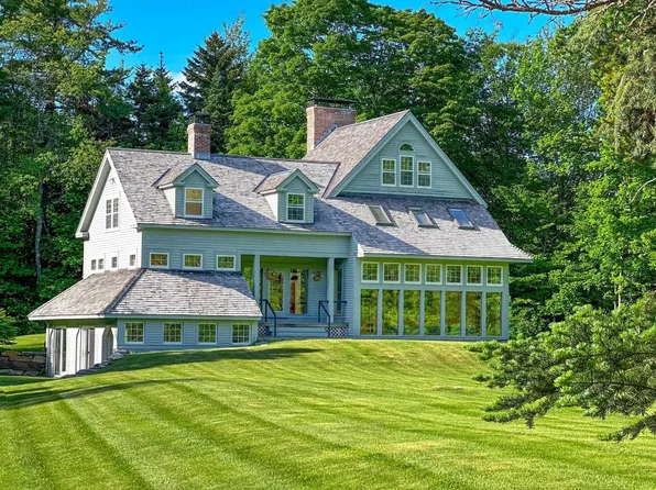 583 Hapgood Pond Road, Peru, VT 05152