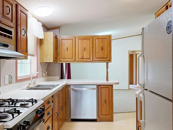 4th image of 10687 Dwight St