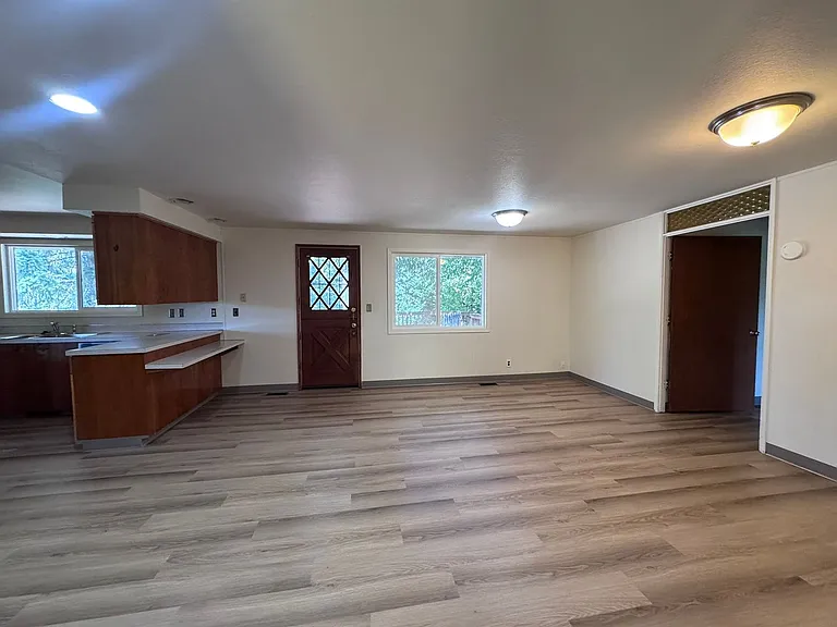 1415 E 31st Ave — Photo 17