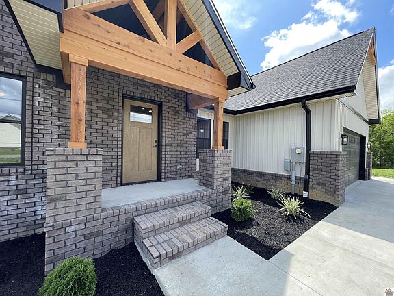3rd image of 1360 Eagle Ln